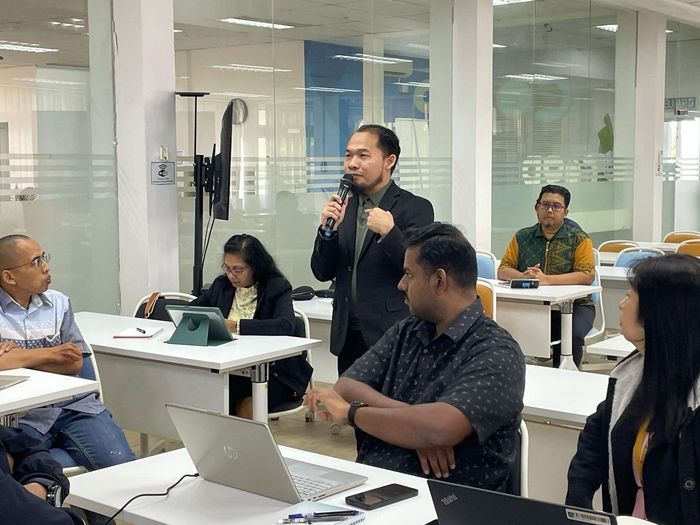 Sesi training OpenTraining.asia